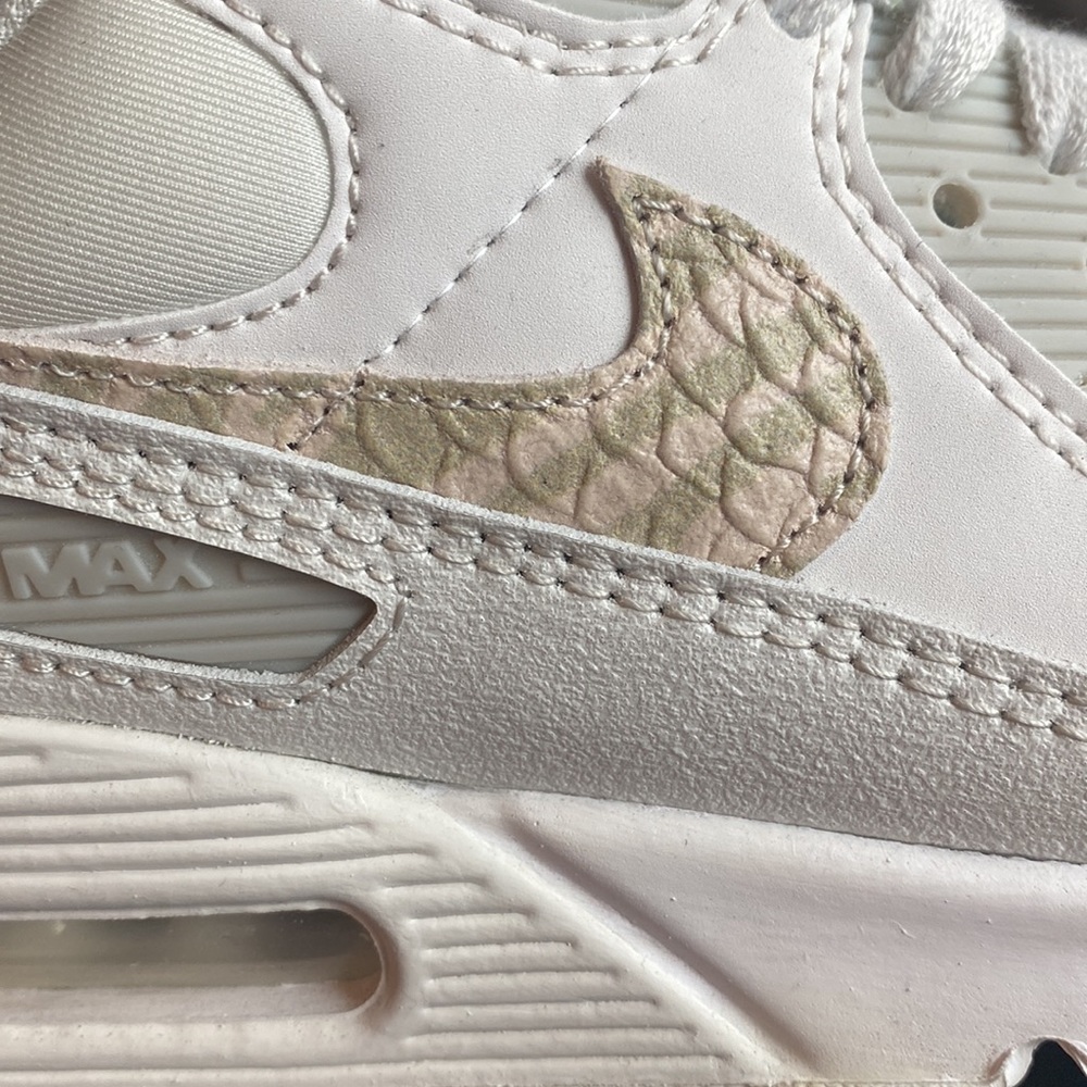 Women’s Nike Layers Zebra Patterns On Snakeskin A… - image 7